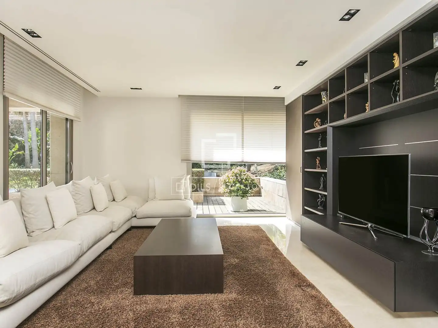 Sala d'estar de Casa o xalet en venda en Barcelona amb Aire condicionat, Calefacció i Jardí privat