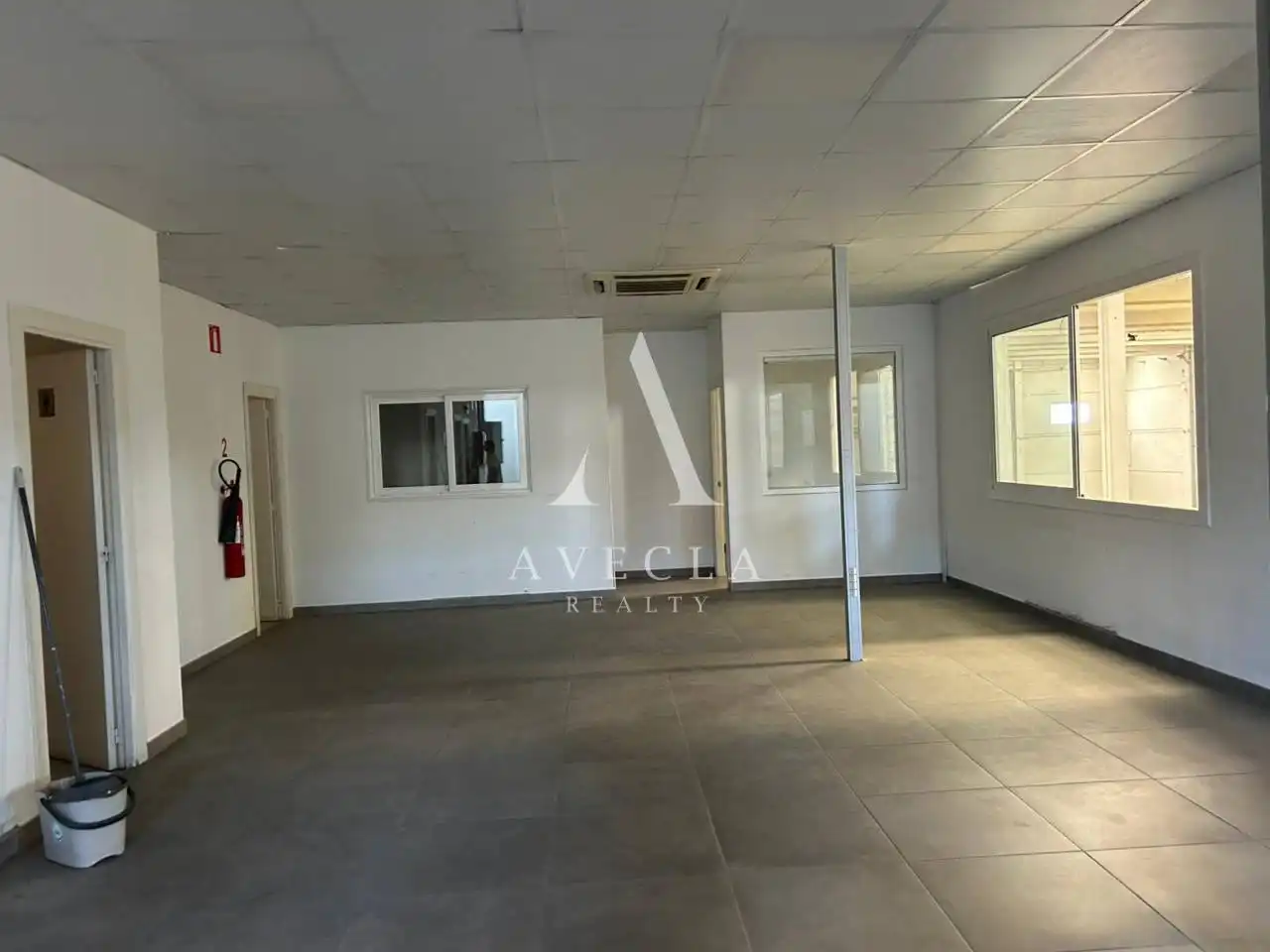 Nave industrial de alquiler en Abrera