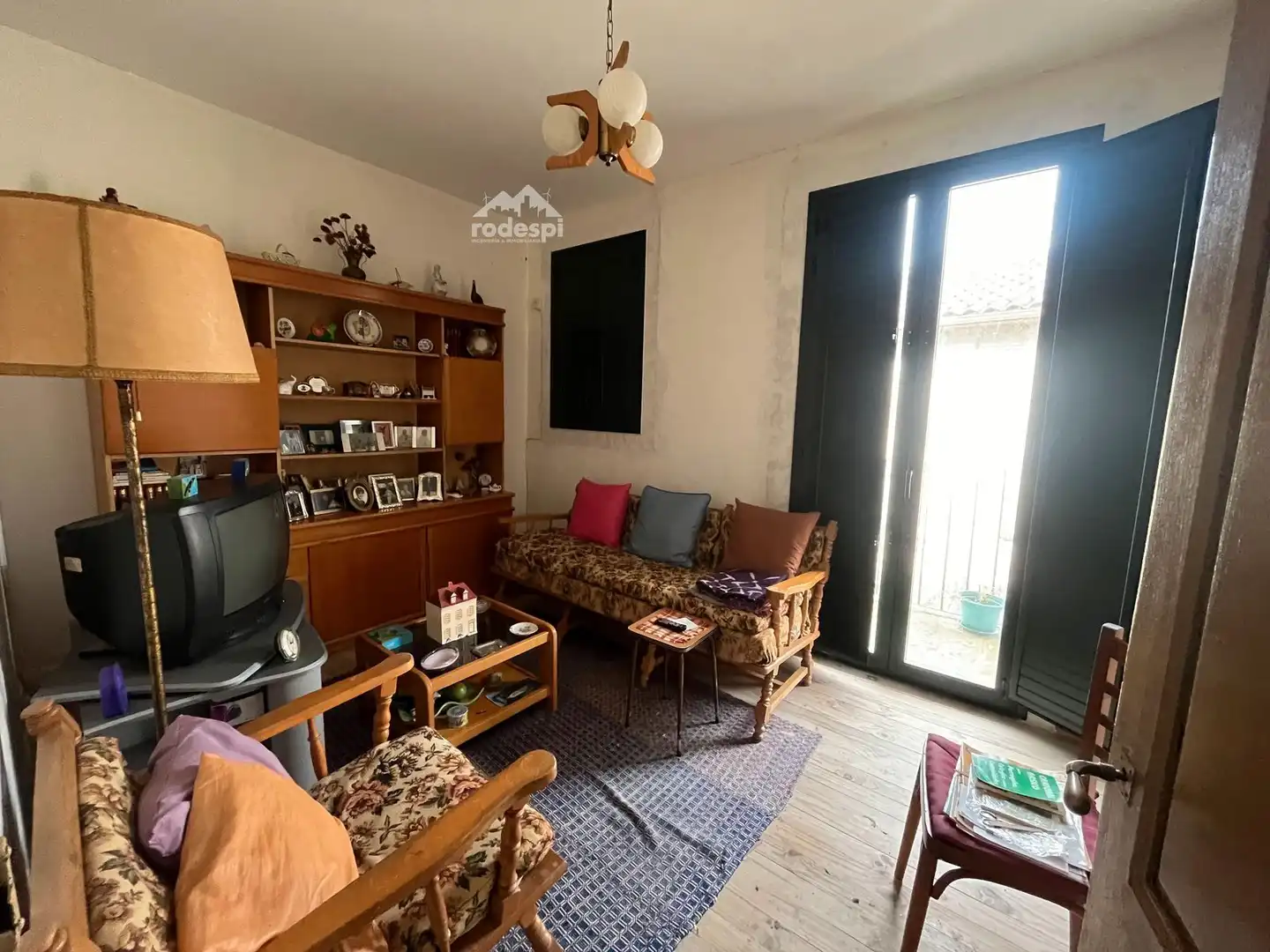 Sala d'estar de Casa o xalet en venda en Punxín amb Calefacció, Traster i Piscina