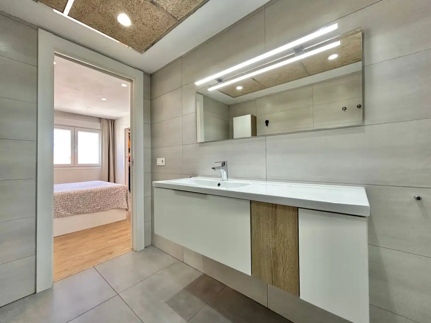 Bathroom of Apartments for sale in Málaga  with Air Conditioner, Terrace and Storage room