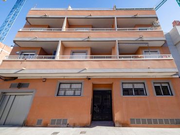 Bajo con ascensor en venta en C/ Pedro Lorca