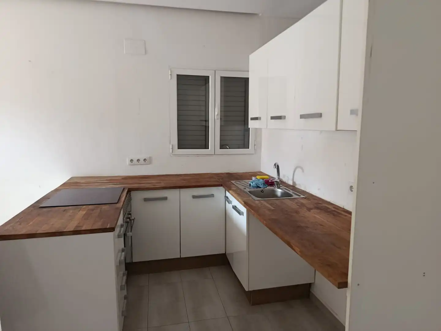 Cuina de Apartament en venda en Chiva amb Aire condicionat, Terrassa i Piscina comunitària