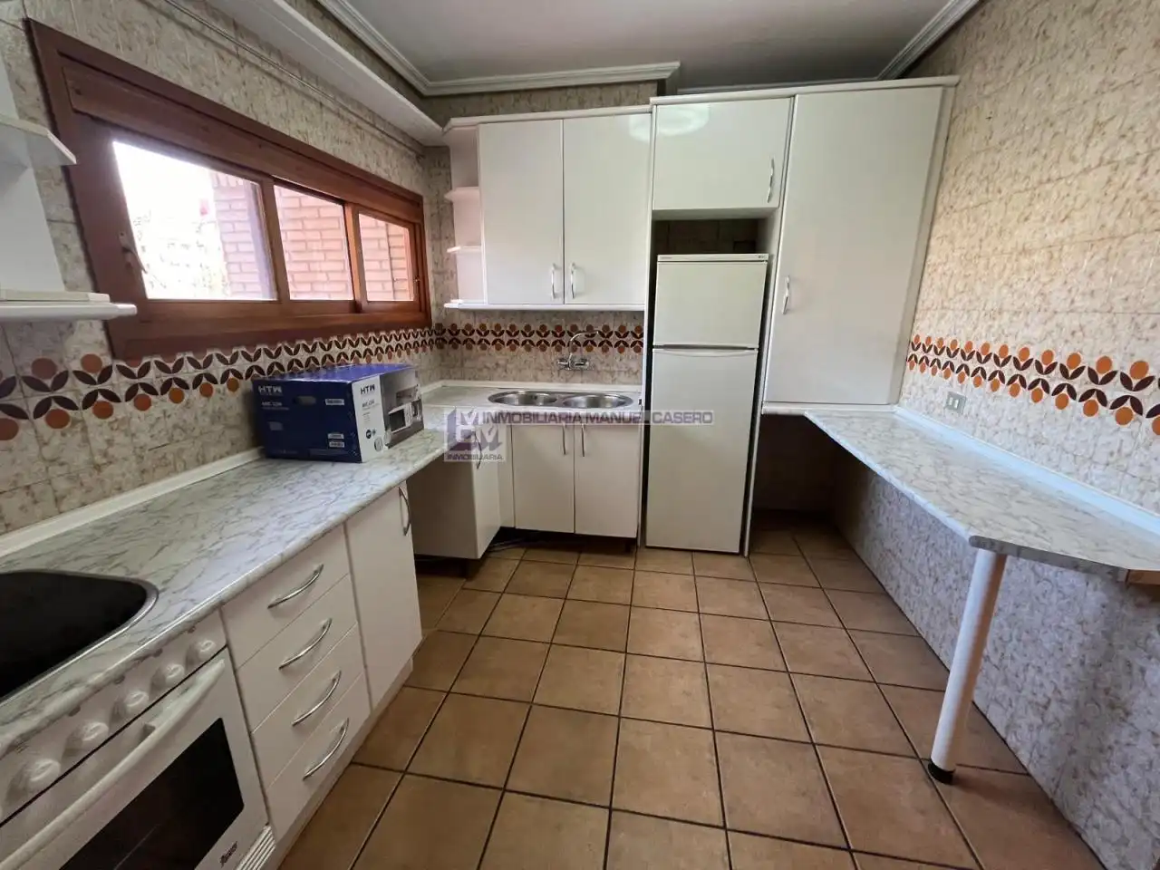 Kitchen of Flat for rent in Cáceres  with Air Conditioner, Heating and Parquet flooring