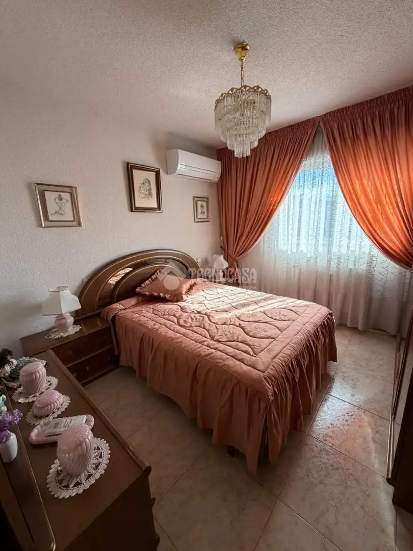 Bedroom of Flat for sale in Fuenlabrada  with Air Conditioner, Heating and Terrace