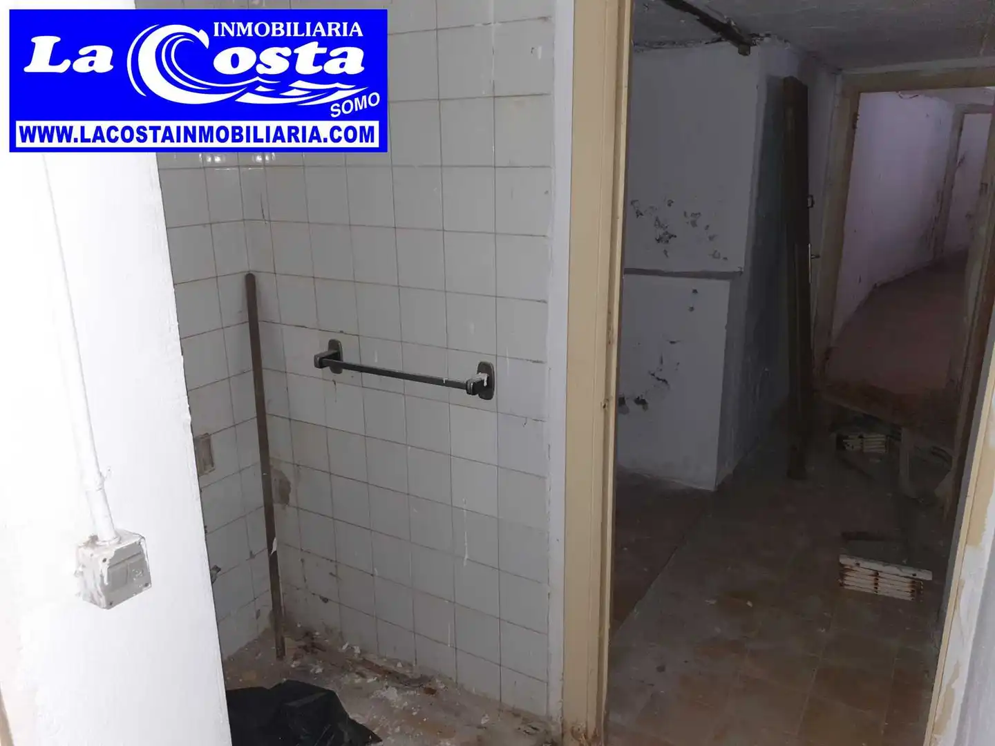 Bany de Local en venda en Santander