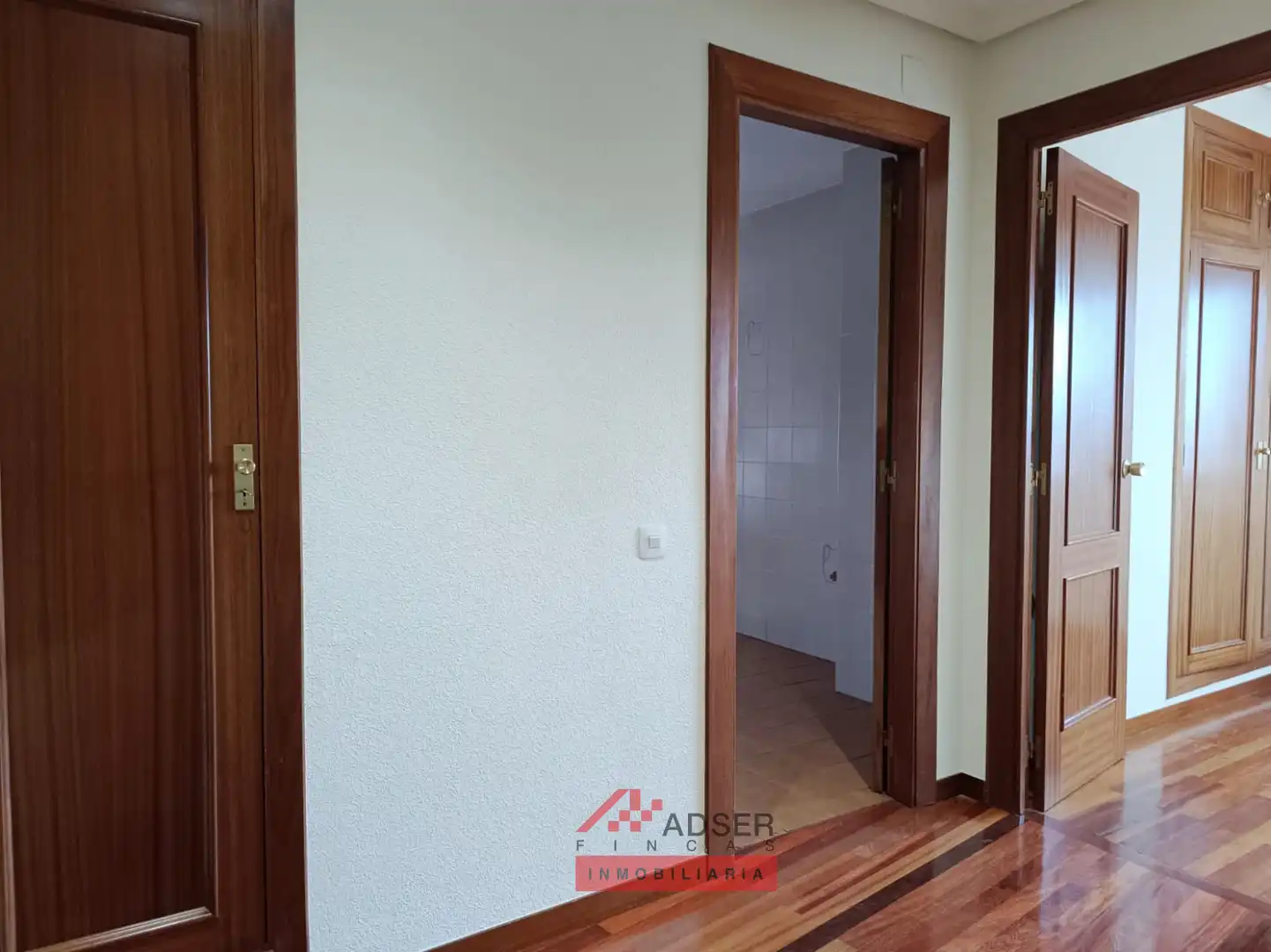 Piso de alquiler en  Logroño con Calefacción, Parquet y Terraza