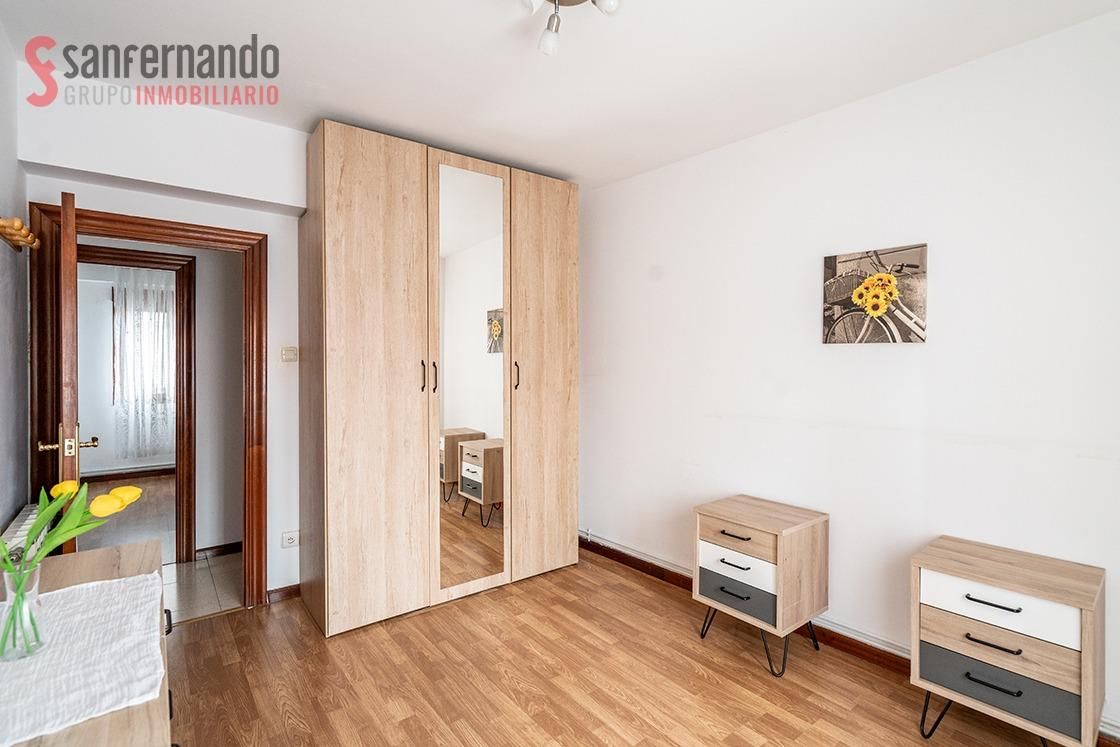 Schlafzimmer von Wohnung zum Verkauf in Santander mit Heizung