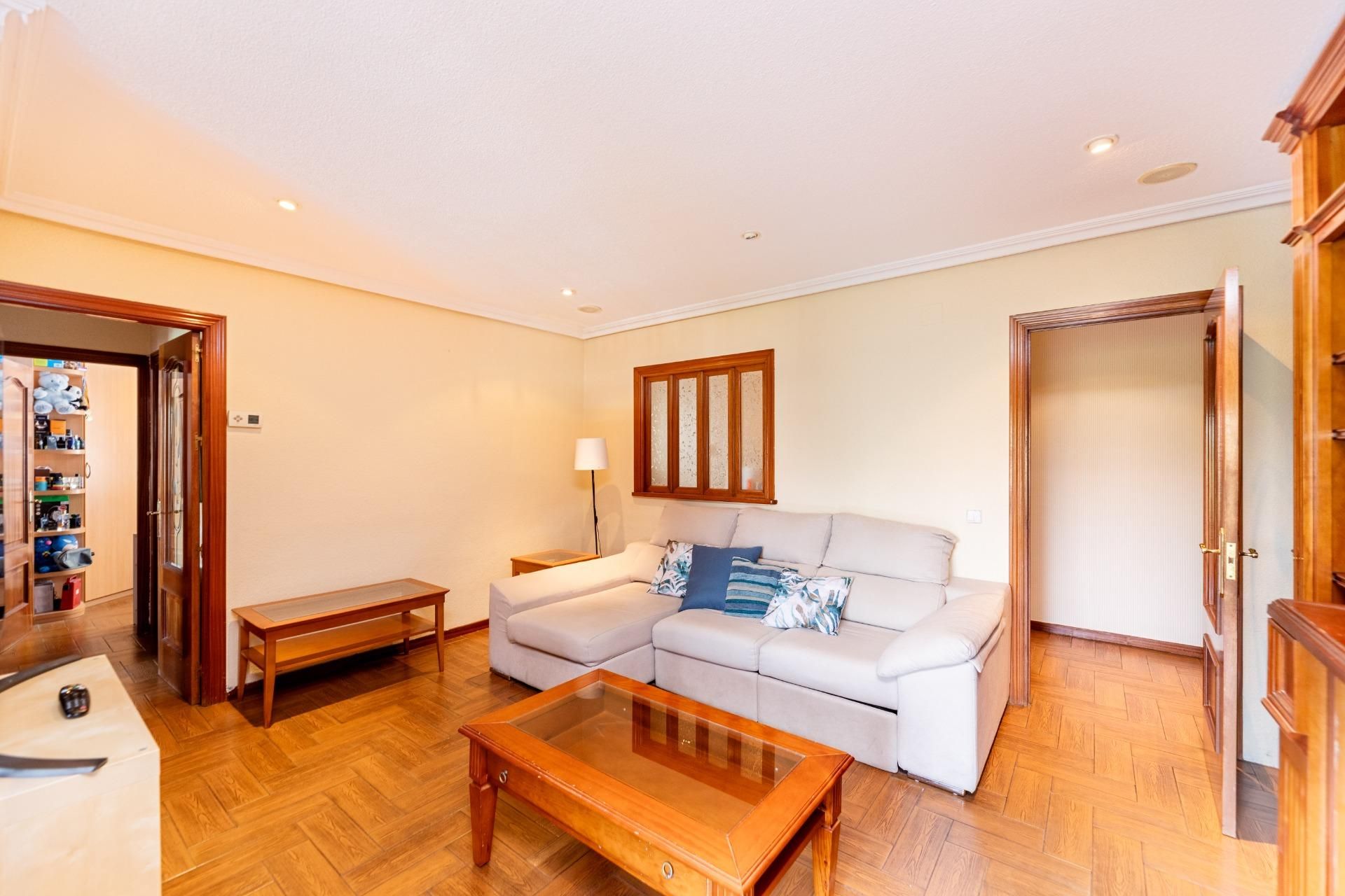 Living room of Flat for sale in Fuenlabrada  with Air Conditioner, Heating and Terrace