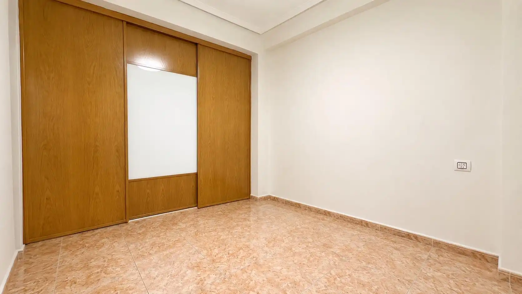 Schlafzimmer von Dachboden zum Verkauf in Massamagrell mit Klimaanlage, Terrasse und Abstellraum