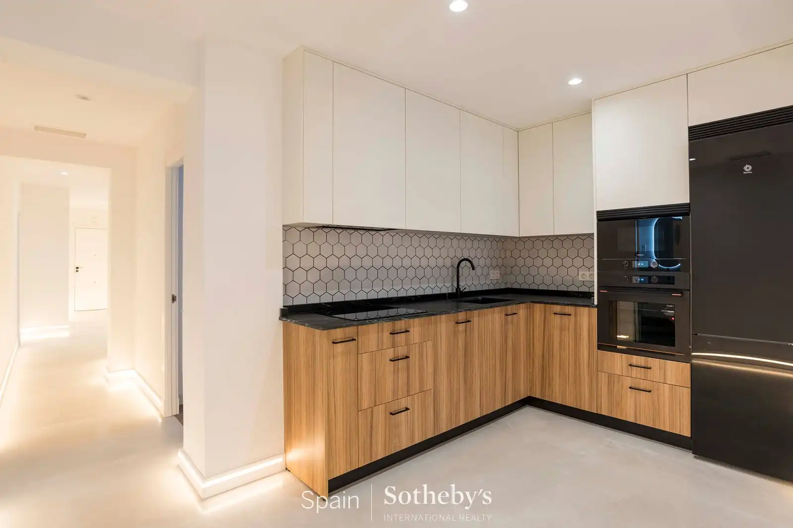 Kitchen of Apartments for sale in Madrid  with Air Conditioner and Heating