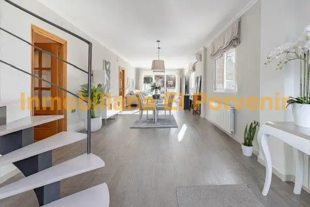 Houses for sale in Torrent  with Air Conditioner, Heating and Private garden