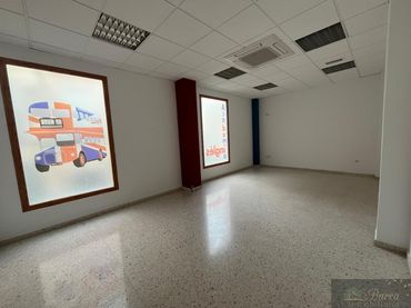 Locale commerciale in affitto a Rute