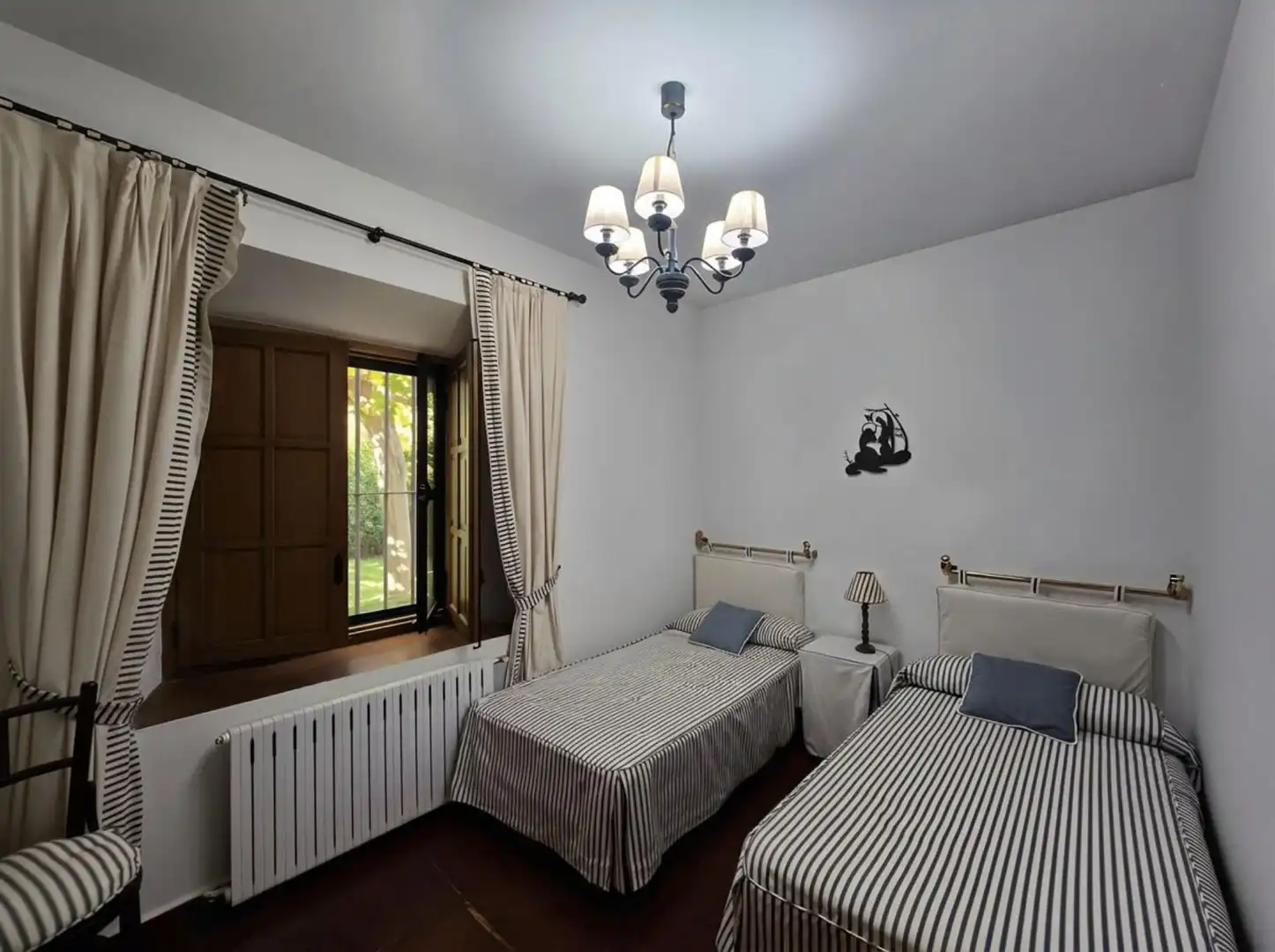Habitación de Casa o chalet en venta en Plasencia con Aire acondicionado, Calefacción y Jardín privado