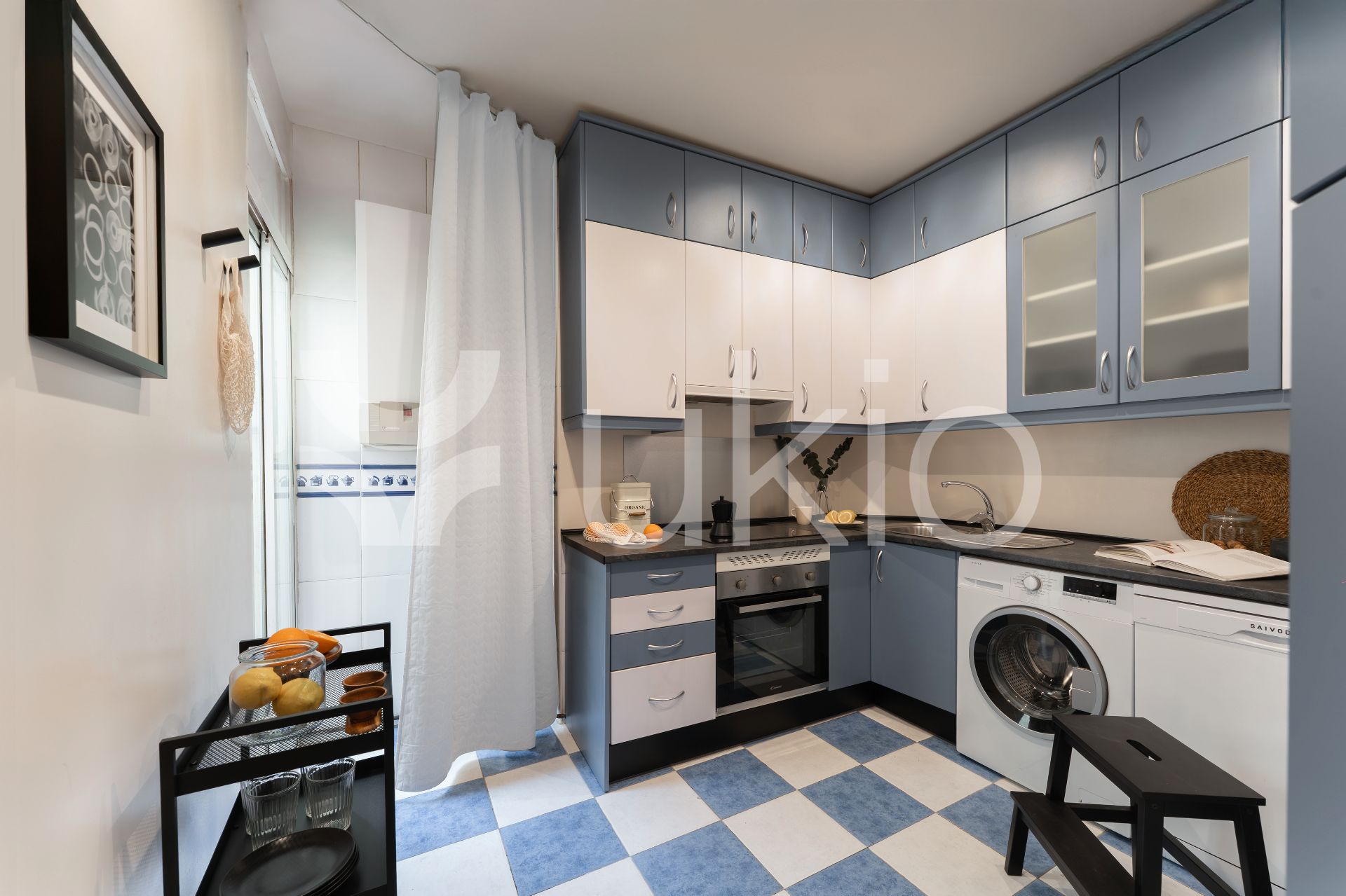 Cuina de Apartament de lloguer en  Madrid Capital amb Aire condicionat, Calefacció i Moblat