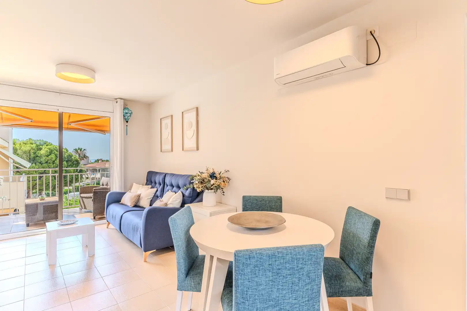 Sala de estar de Piso en venta en L'Ampolla con Aire acondicionado, Calefacción y Jardín privado
