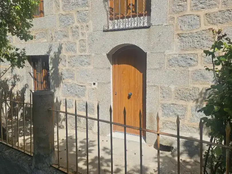 Vista exterior de Pis en venda en Cillán amb Balcó