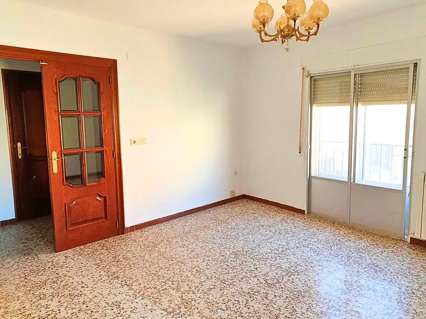 Wohnzimmer von Wohnung zum Verkauf in Ibdes mit Heizung und Terrasse