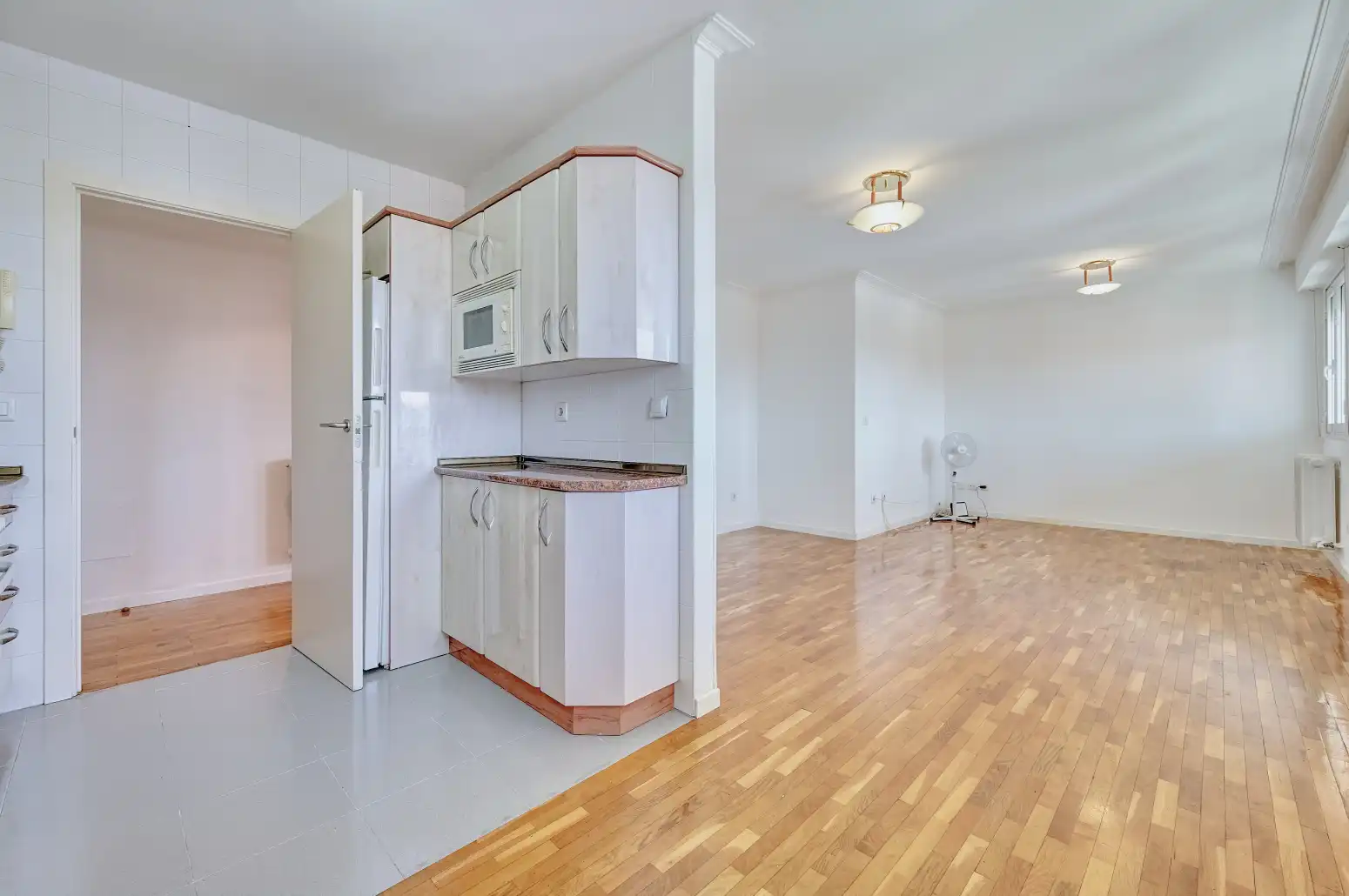 Cocina de Piso en venta en  Pamplona / Iruña con Calefacción y Trastero