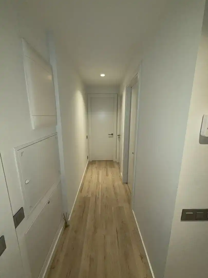 Wohnung zur Miete in Granada mit Klimaanlage, Privatgarten und Parkett