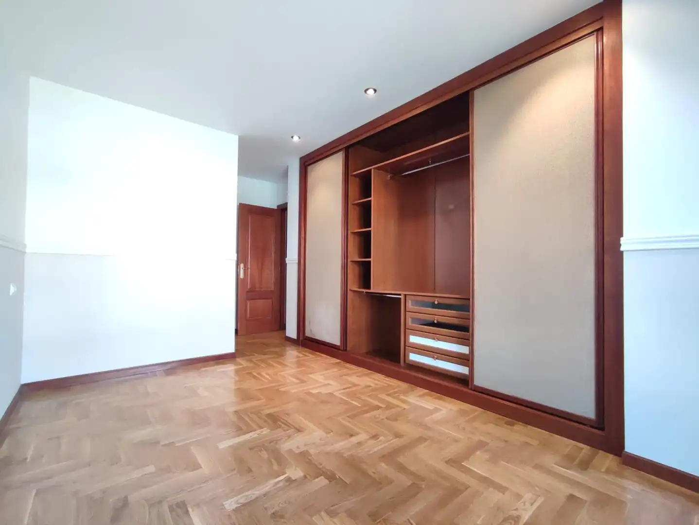 Habitación de Piso de alquiler en Gijón  con Calefacción, Parquet y Terraza