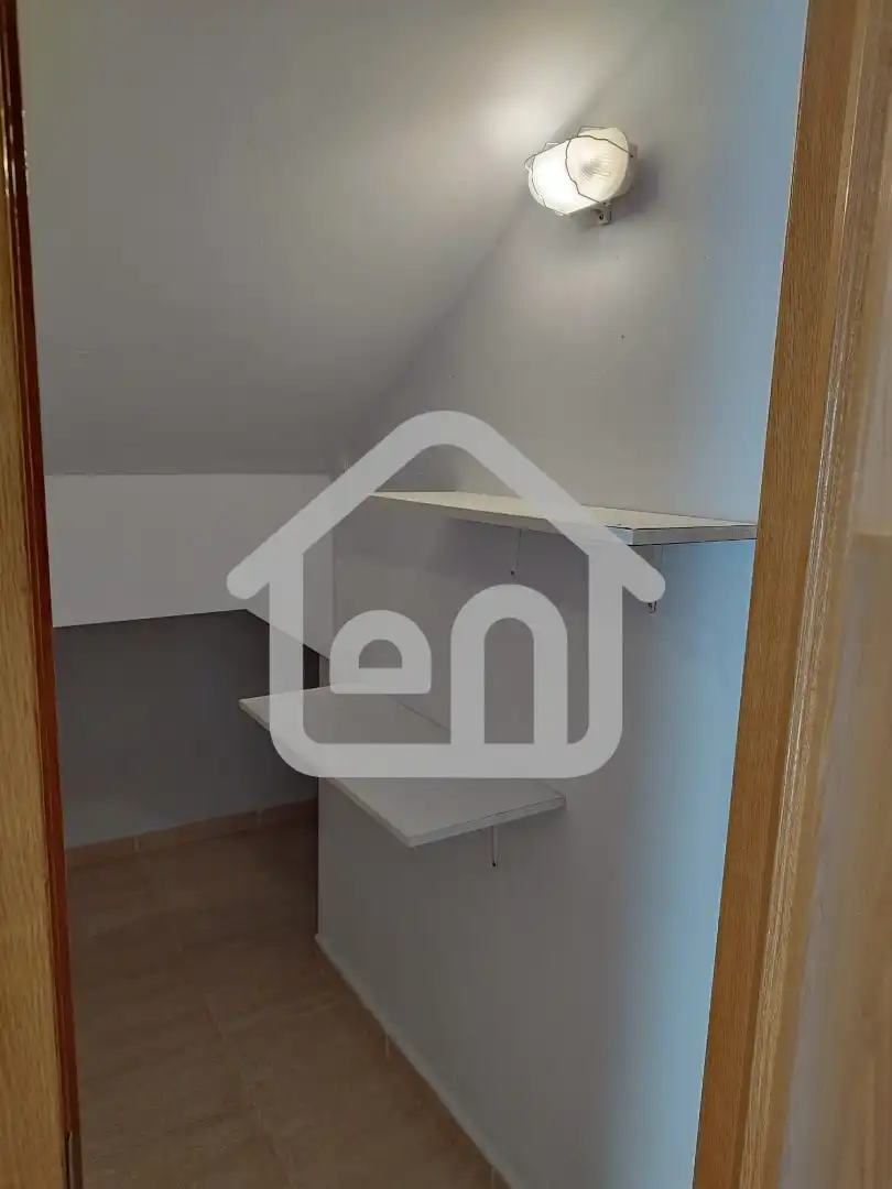 Casa adosada en venta en Calle Bodega, Requena