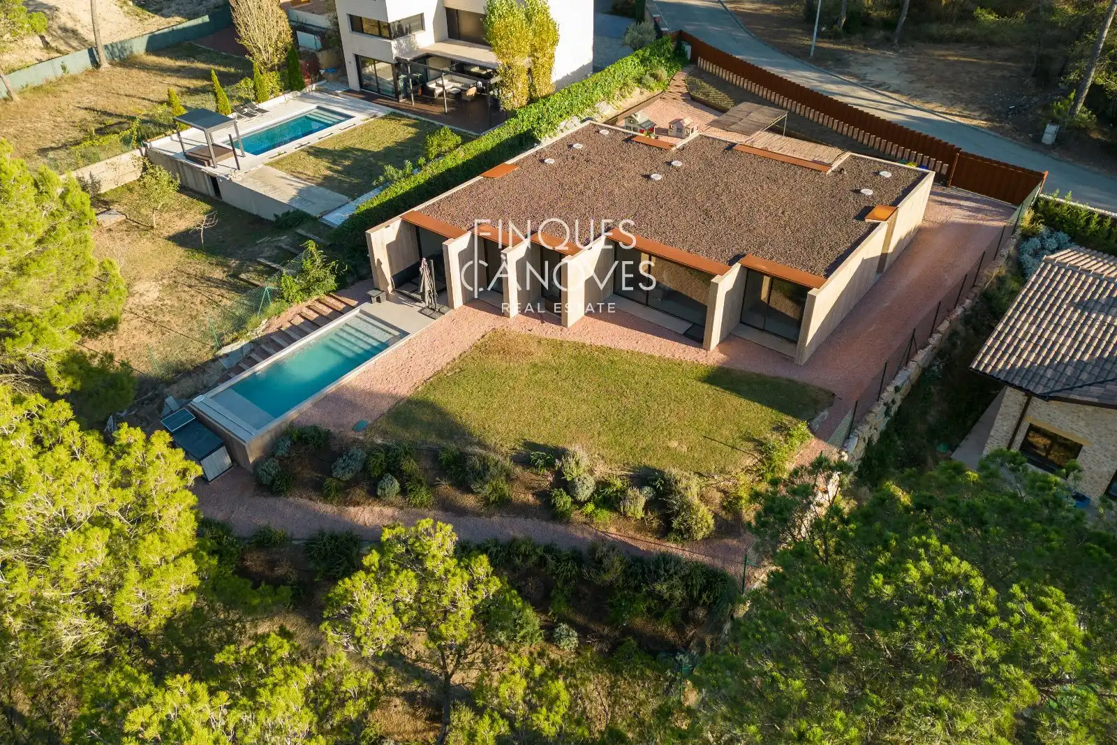Vista exterior de Casa adosada en venta en Sant Julià de Ramis con Aire acondicionado, Calefacción y Piscina