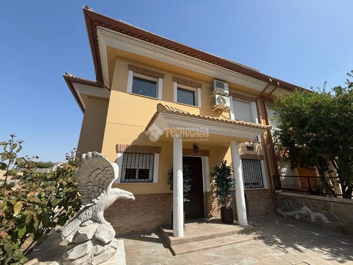 Casa pareada con terraza en venta en La Guardia de Jaén, imagen 5