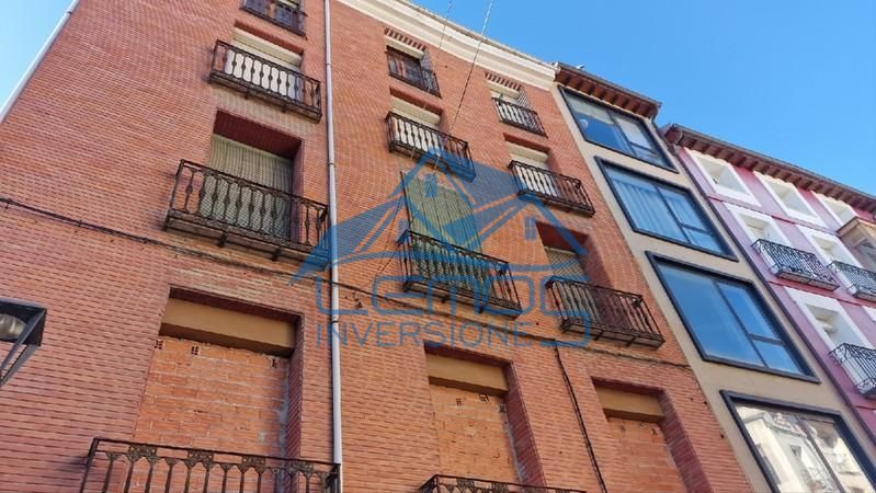 Vista exterior de Local en venda en  Logroño