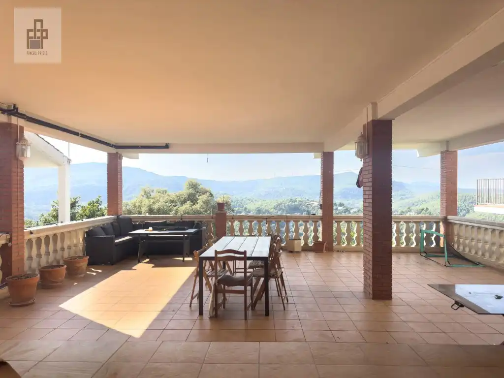 Terraza de Casa o chalet en venta en Torrelles de Llobregat