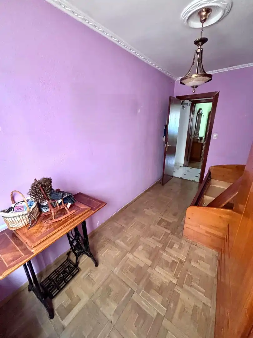 Habitación de Piso en venta en Gijón  con Calefacción, Parquet y Amueblado