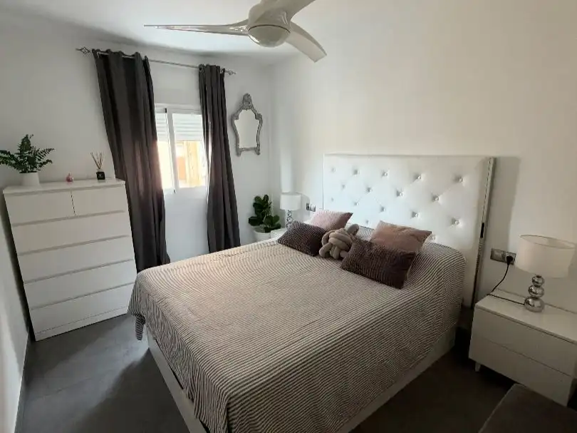Bedroom of Flat for rent in Carretera de Cádiz