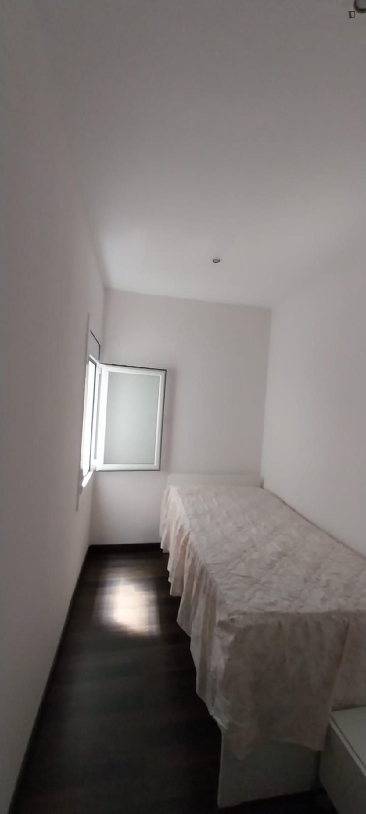 Bedroom of Apartment to share in L'Hospitalet de Llobregat  with Furnished, Oven and Washing machine