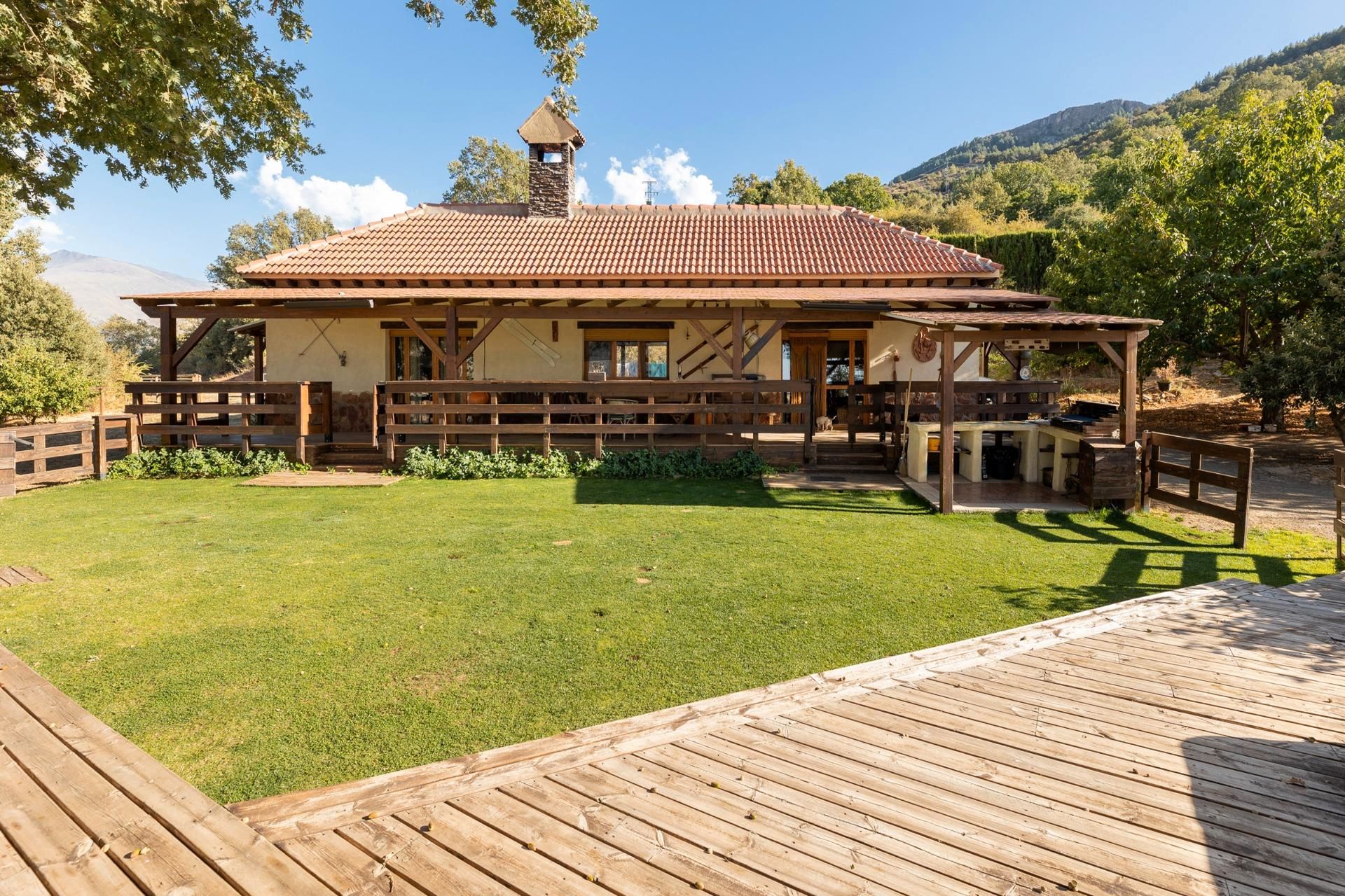 Exterior view of House or chalet for sale in Güéjar Sierra  with Private garden, Terrace and Furnished