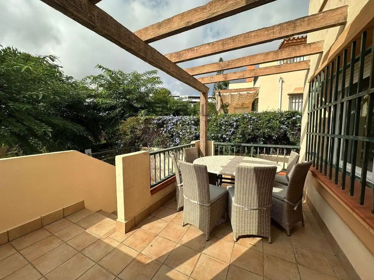 Terraced house with pool for sale in Real de Miraflores, imagen 3