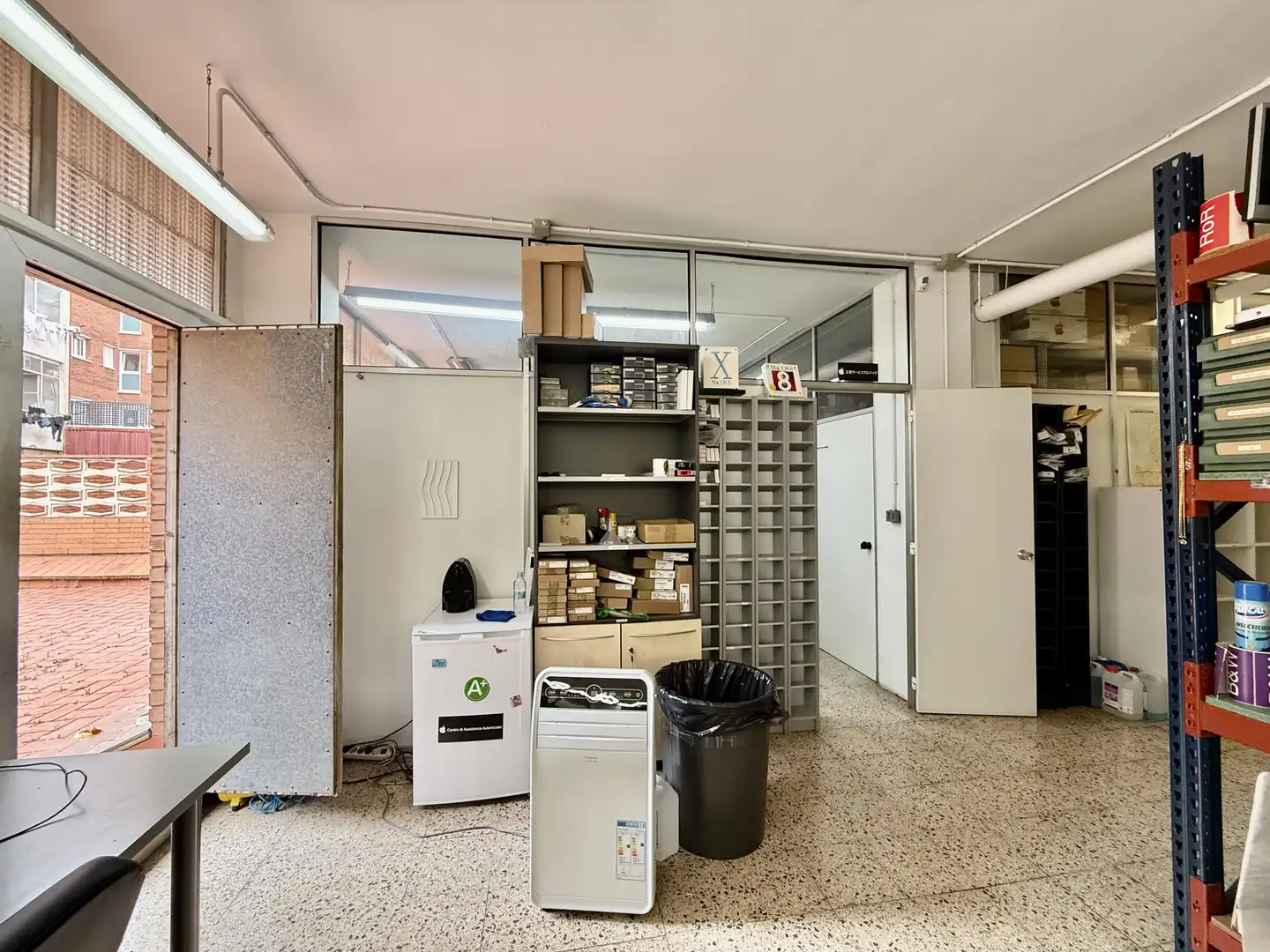 Local en venta en Cornellà de Llobregat
