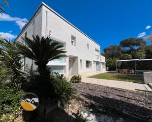 Vista exterior de Casa o xalet en venda en Vallromanes amb Terrassa i Piscina