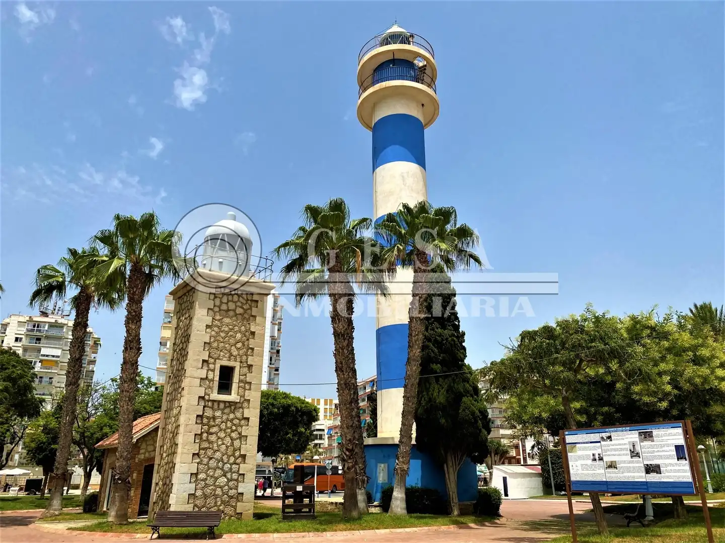 Vista exterior de Pis en venda en Vélez-Málaga amb Aire condicionat, Calefacció i Terrassa