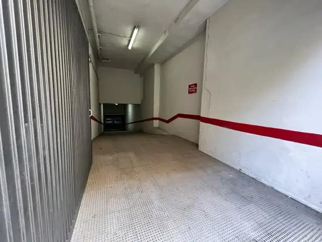 Parking de Dúplex en venta en Castellón de la Plana / Castelló de la Plana con Calefacción y Terraza