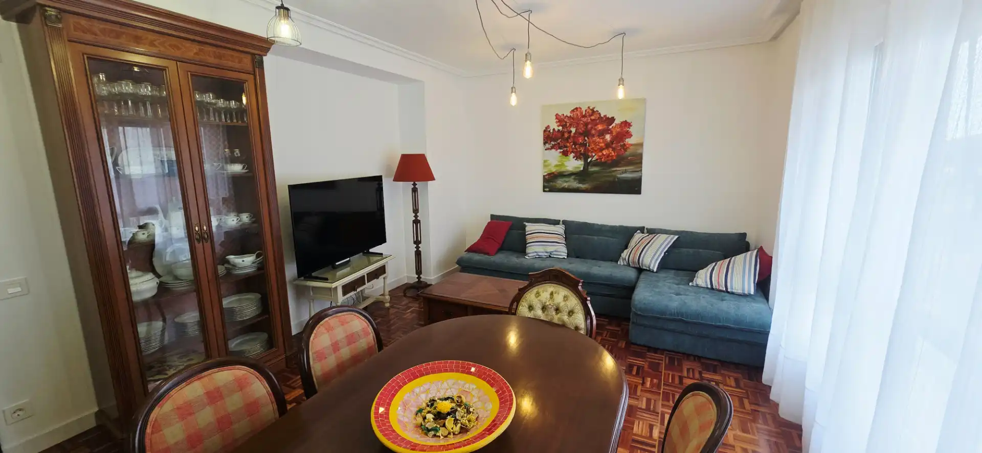 Living room of Flat for rent in Gijón   with Heating, Parquet flooring and Furnished