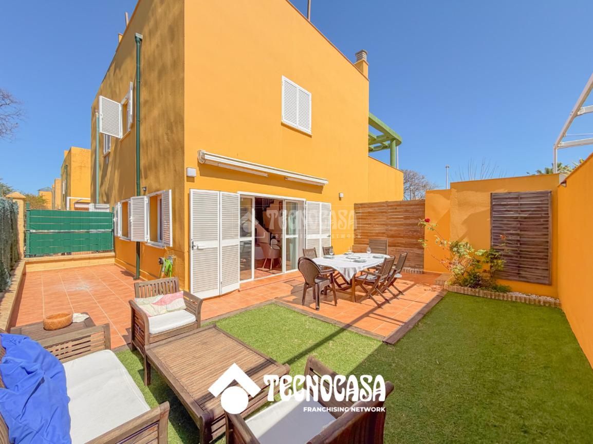 Terraza de Casa adosada en venta en Rota