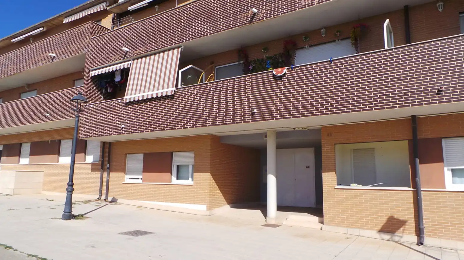 Vista exterior de Piso en venta en Grañón con Jardín privado, Terraza y Piscina