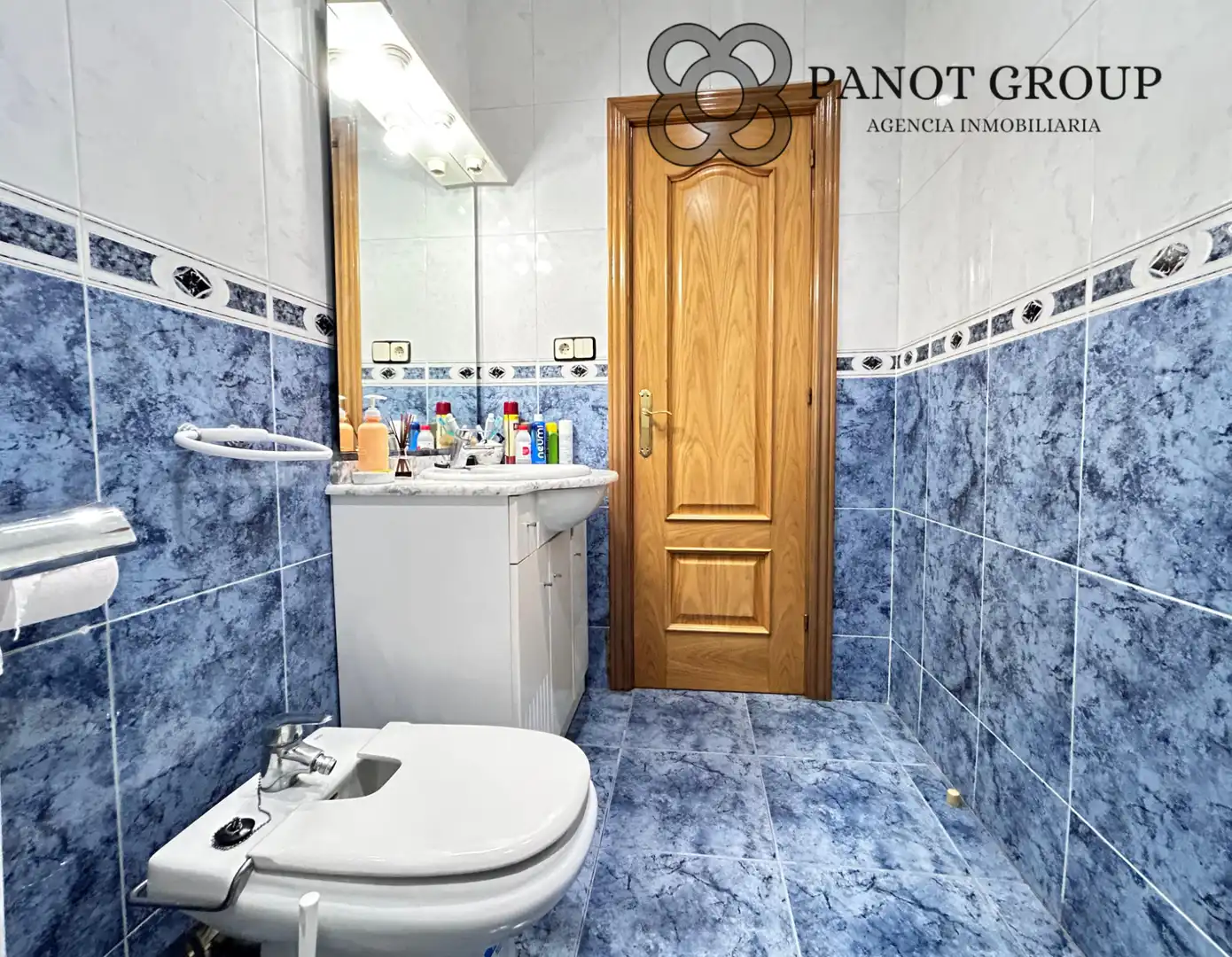 Bathroom of Flat for sale in Barcelona  with Terrace and Furnished