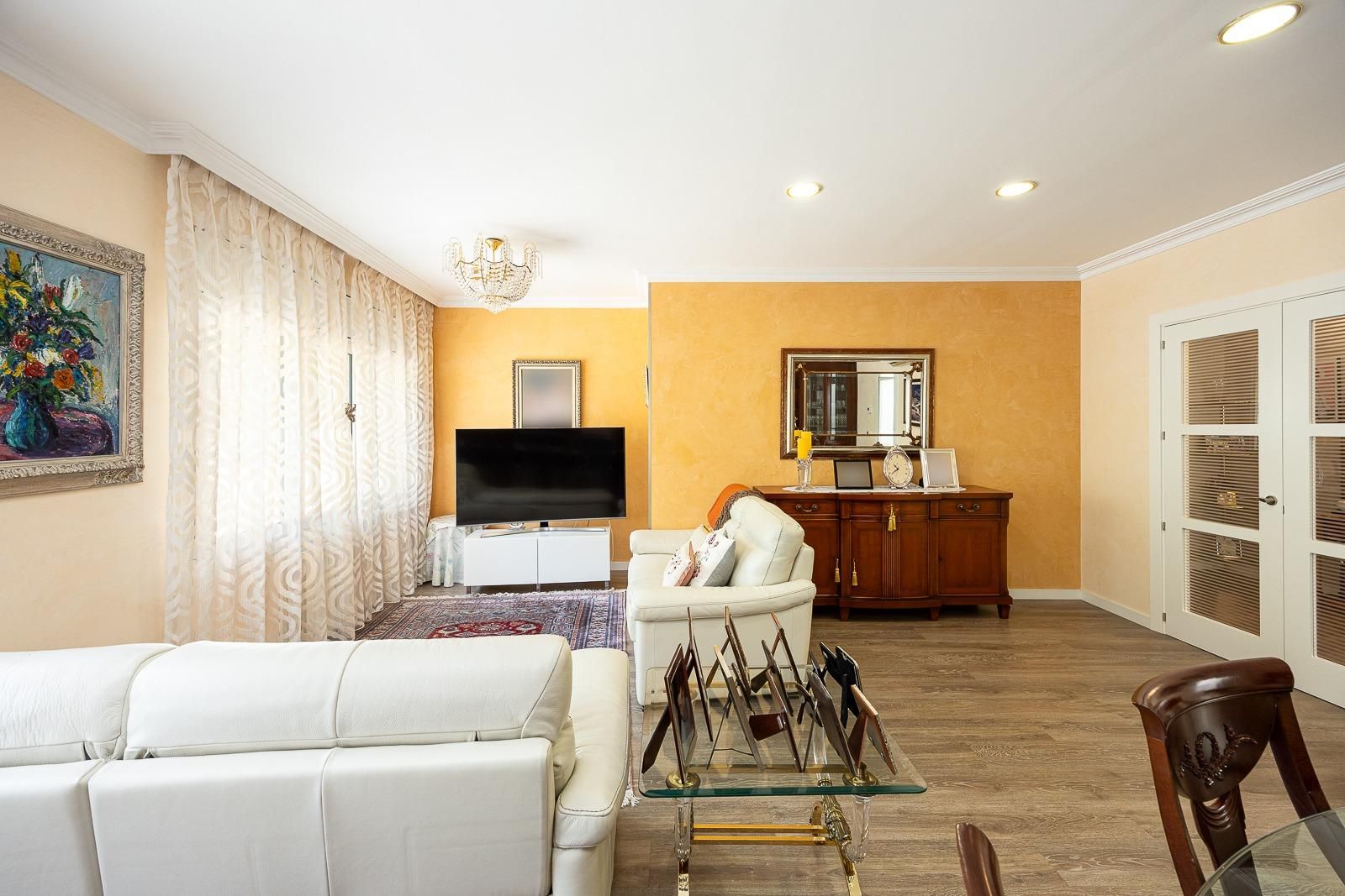 Living room of House or chalet for sale in Badalona  with Air Conditioner, Heating and Terrace