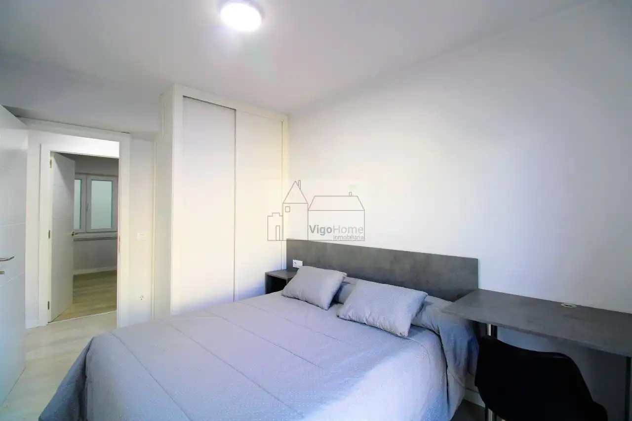 Schlafzimmer von Wohnung zur Miete in Vigo  mit Heizung, Terrasse und Möbliert