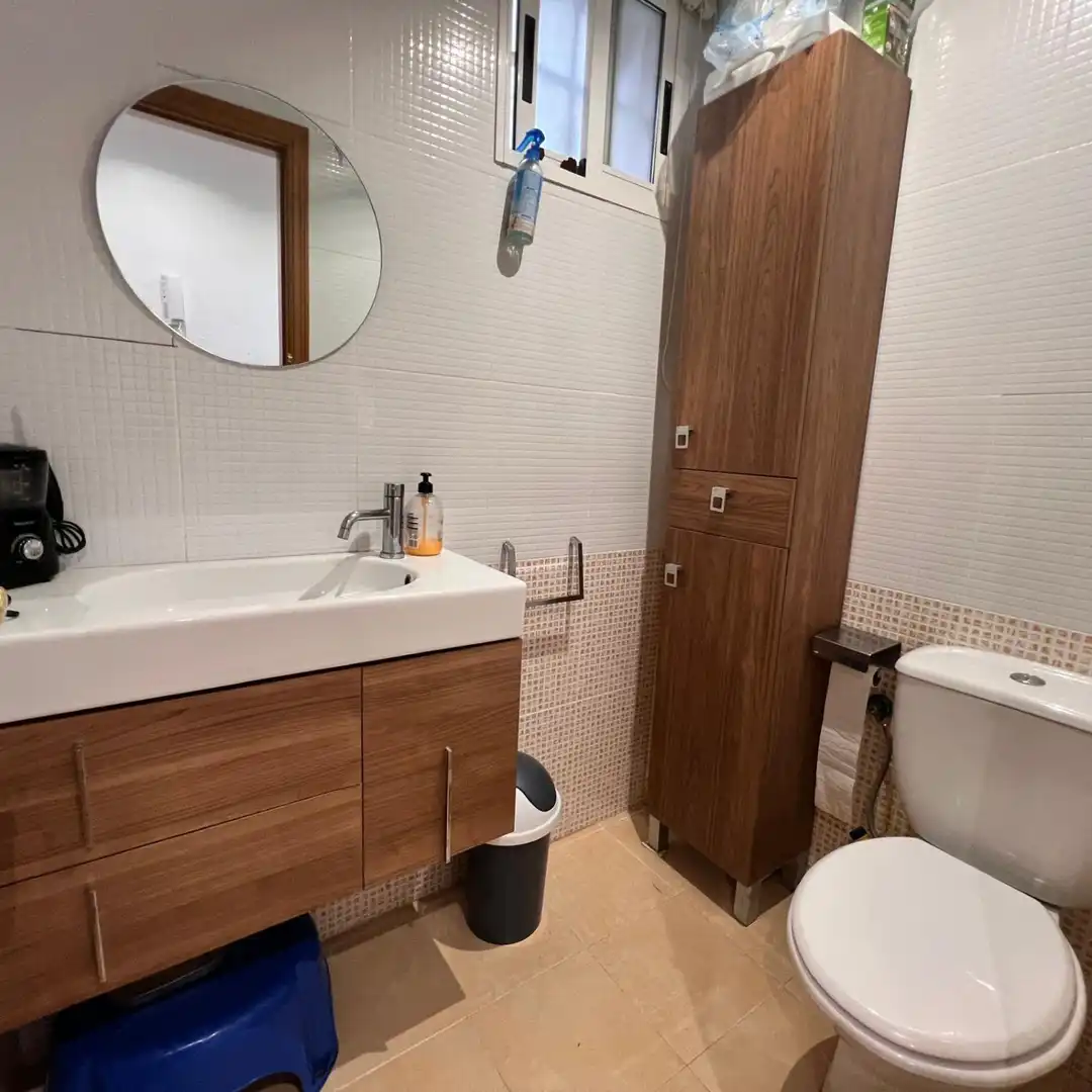 Badezimmer von Einfamilien-Reihenhaus zum Verkauf in Chiva mit Heizung, Abstellraum und Balkon