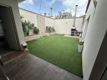 Casa amb jardí en venda a Calle Independencia 34