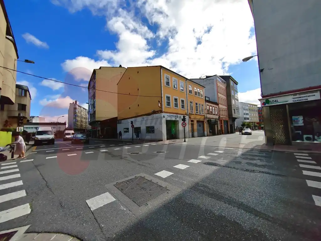 Vista exterior de Edificio en venta en Lugo