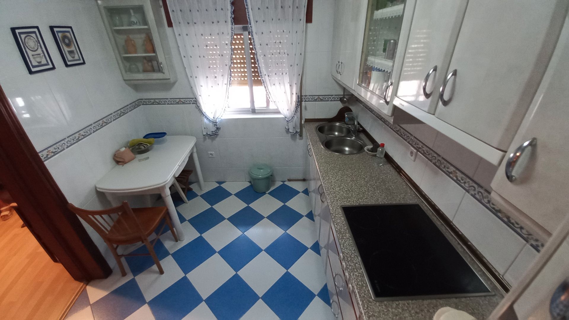 Cuina de Casa adosada en venda en Corrales del Vino amb Terrassa, Forn i Rentadora