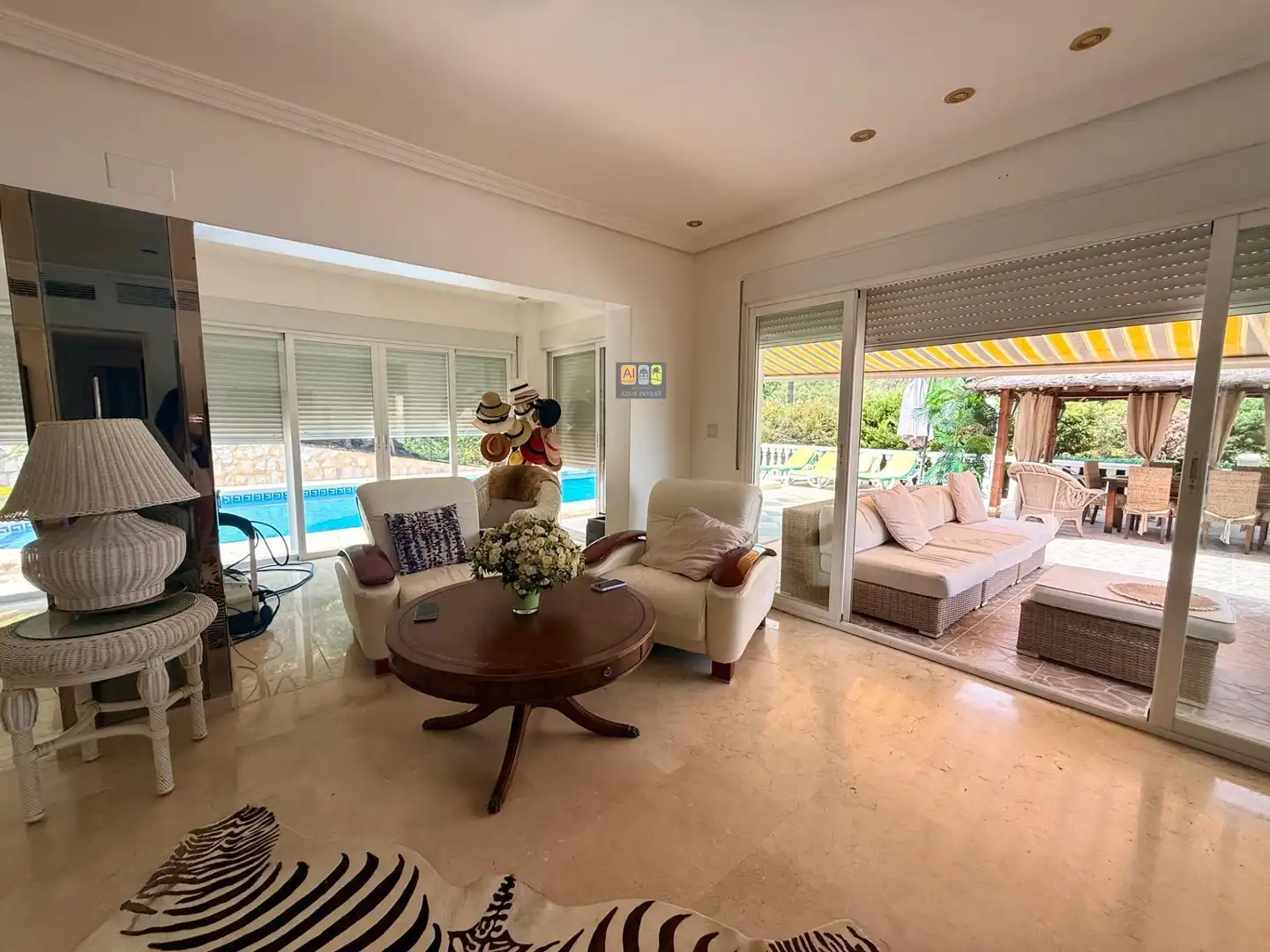Sala d'estar de Casa o xalet en venda en La Nucia amb Aire condicionat, Calefacció i Jardí privat