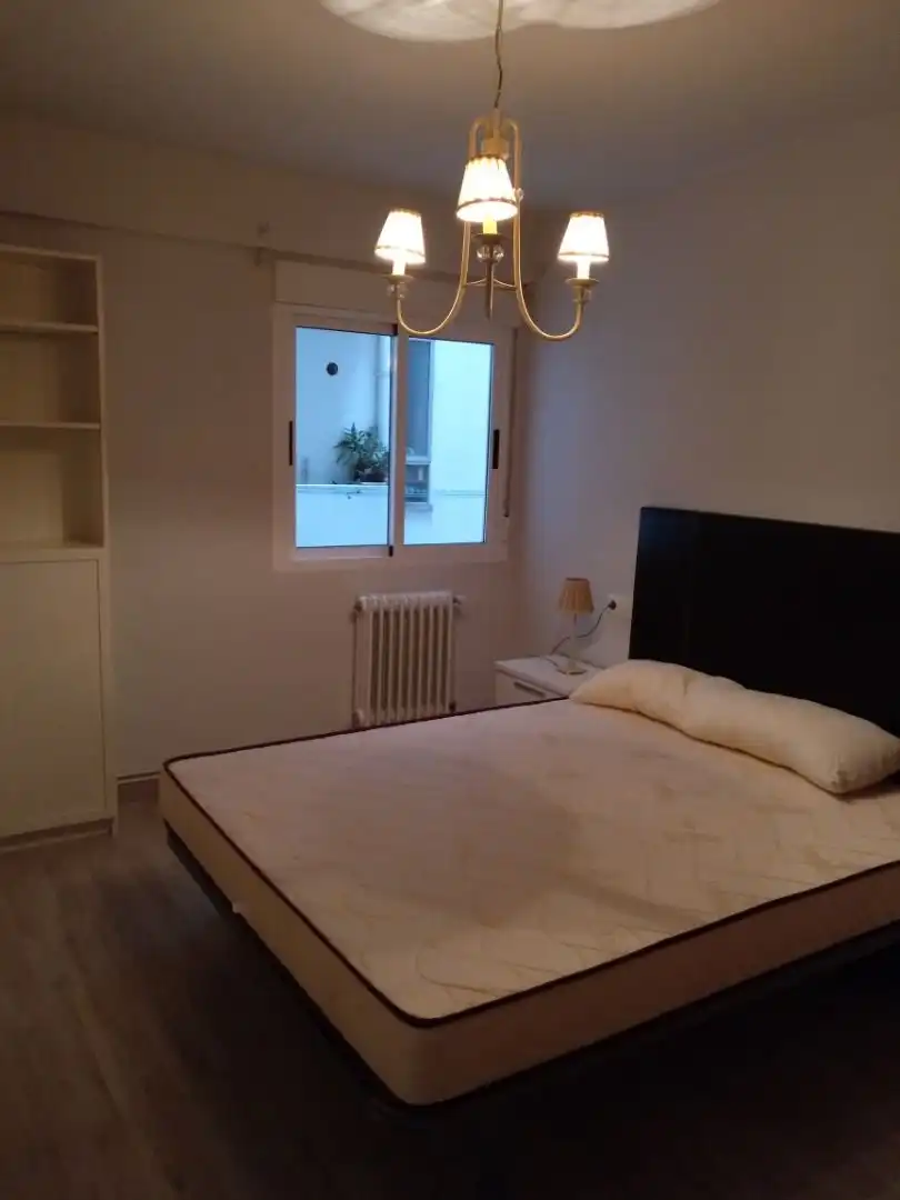 Bedroom of Apartments for rent in Santiago de Compostela   with Heating, Parquet flooring and Washing machine